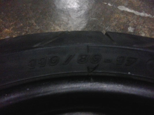 ขายยาง2เส้น ราคาถูก สภาพใหม่มาก สนใจติต่อ 0815534200 บังแบน