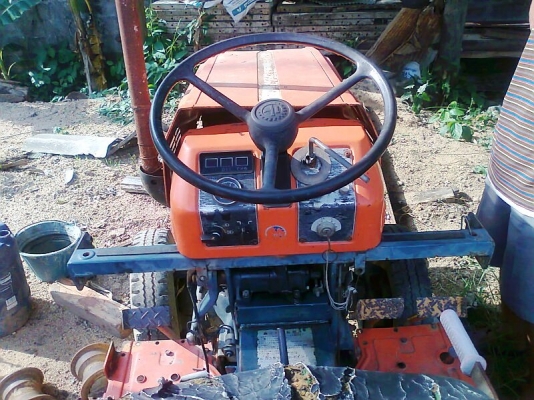 ขายด่วน..รถไถ KUBOTA ZB1600 ขับเคลื่อน 4 ล้อ แถมฟรีอุปกรณ์ตัดหญ้า รถสวย พร้อมใช้งาน.