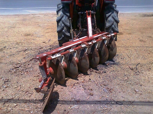 ขายด่วน..รถไถ KUBOTA L3408 เลขไมล์ 1,6xx ชั่วโมง รถสวยมี ใบดันหน้า ผาน 6 และจอบหมุน ตราช้าง รถมีทะเบียนครบ.