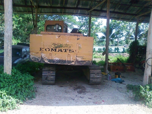 ขายด่วน..รถขุด KOMATSU PC100-2 ช่วงล่างสวย 90\% รถสวยครบ พร้อมใช้งาน.