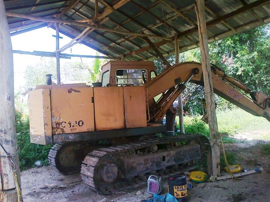 ขายด่วน..รถขุด KOMATSU PC100-2 ช่วงล่างสวย 90\% รถสวยครบ พร้อมใช้งาน.