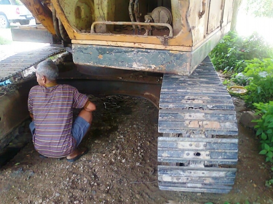 ขายด่วน..รถขุด KOMATSU PC100-2 ช่วงล่างสวย 90\% รถสวยครบ พร้อมใช้งาน.