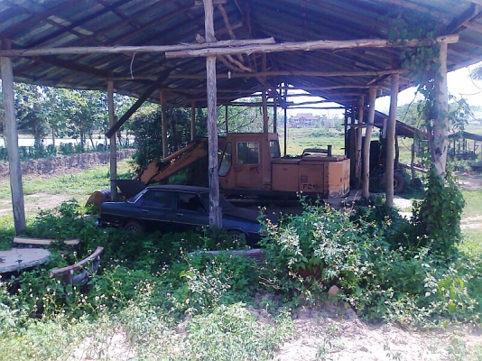 ขายด่วน..รถขุด KOMATSU PC100-2 ช่วงล่างสวย 90\% รถสวยครบ พร้อมใช้งาน.