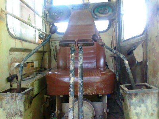 ขายด่วน..รถขุด KOMATSU PC100-2 ช่วงล่างสวย 90\% รถสวยครบ พร้อมใช้งาน.