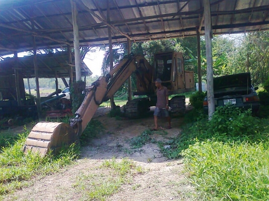 ขายด่วน..รถขุด KOMATSU PC100-2 ช่วงล่างสวย 90\% รถสวยครบ พร้อมใช้งาน.