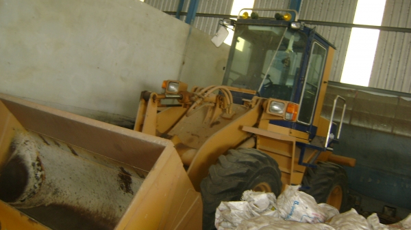 ต้องการขายรถตัก wa100 สภาพสวยมากมีแอร์