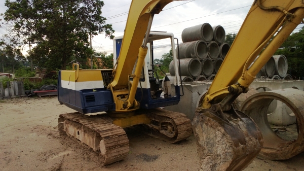 PC60-6 มีใบอินวอยล์ ช่วงล่างสวยเต็ม เอวไม่ขยับ มีกระจกหน้า PC60-6 มีใบอินวอยล์ ช่วงล่างสวยเต็ม เอวไม่ขยับ มีกระจกหน้า