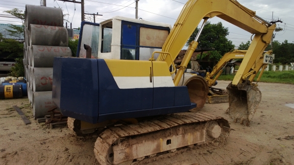 PC60-6 มีใบอินวอยล์ ช่วงล่างสวยเต็ม เอวไม่ขยับ มีกระจกหน้า