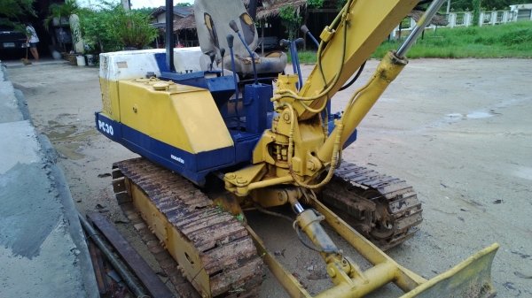 pc30-5 พร้อมใช้ สภาพดี (ขาย...อยากได้รถตักล้อยาง) รถยังสวย