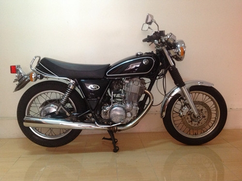 ***ขาย sr400 ปี 2003 กุญแจชิป เดิมๆ ประกอปใหม่ 73000 บาท ohm คอนหวัน*** กุญแจชิป 2 ดอก แดง ดำ ครบครับ ถังสวยไม่มีบุบครับ เครื่องดีมากครับ ระบบไฟใช้ได้ปรกติทุกอย่างครับ เอกสารอินวอยออกชื่อครับ   เฟรม เครื่อง ครบครับ สนใจ 0858730704 ohm คอนหวัน