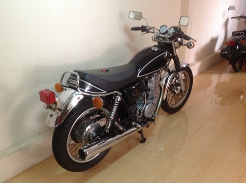 ***ขาย sr400 ปี 2003 กุญแจชิป เดิมๆ ประกอปใหม่ 73000 บาท ohm คอนหวัน*** กุญแจชิป 2 ดอก แดง ดำ ครบครับ ถังสวยไม่มีบุบครับ เครื่องดีมากครับ ระบบไฟใช้ได้ปรกติทุกอย่างครับ เอกสารอินวอยออกชื่อครับ   เฟรม เครื่อง ครบครับ สนใจ 0858730704 ohm คอนหวัน