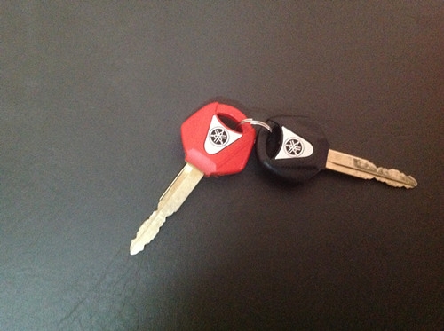 ***ขาย sr400 ปี 2003 กุญแจชิป เดิมๆ ประกอปใหม่ 73000 บาท ohm คอนหวัน*** กุญแจชิป 2 ดอก แดง ดำ ครบครับ ถังสวยไม่มีบุบครับ เครื่องดีมากครับ ระบบไฟใช้ได้ปรกติทุกอย่างครับ เอกสารอินวอยออกชื่อครับ   เฟรม เครื่อง ครบครับ สนใจ 0858730704 ohm คอนหวัน