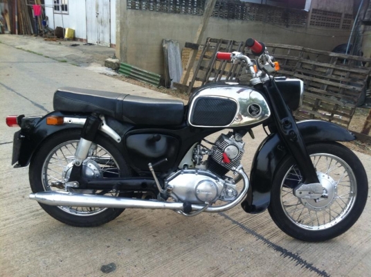 ขาย c92 สวยๆ สตาร์ทง่าย ทะเบียนโอนเครื่องดีมากๆ ของเดิมเยอะ สีสวย 0918759329