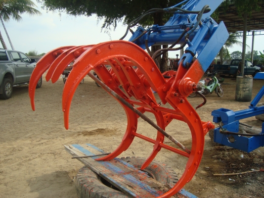 ชุดคีบอ้อยบูมเดี่ยวติดรถไถ