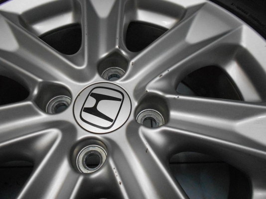 ขายล้อแม็ก honda jazz ขอบ 15 พร้อมยางปลายปี 12/เทิร์นได้-ใส่ฟรีค่ะ ขายล้อแม็ก honda jazz ขอบ 15 พร้อมยางปลายปี 12/เทิร์นได้-ใส่ฟรีค่ะ