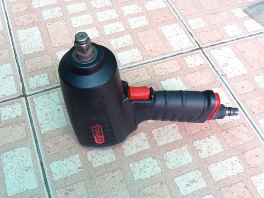 บล๊อกลม 4 หุน KS Tools Columbus, OHIO รุ่น AWP050C 1/2" Impact 90 psi max 8,500 RPM.