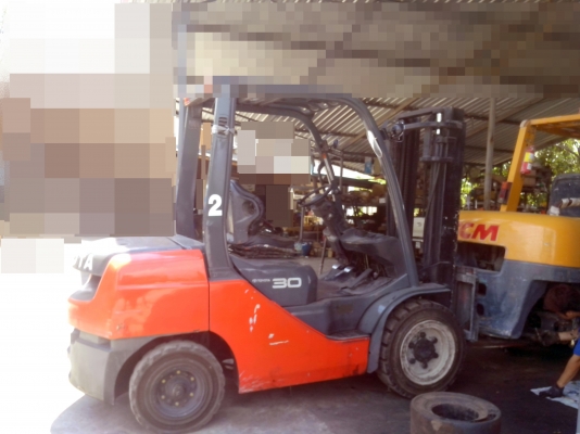 TOYOTA 8 FD  30 เครื่องยนต์  ดีเซล เกียร์ออโต้ ยกได้ 3 ตัน