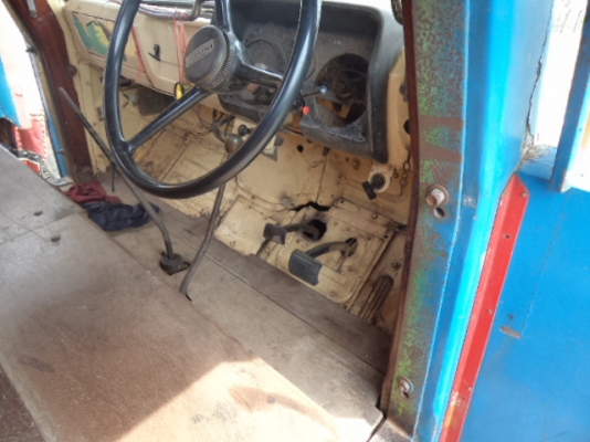 ขายรถ10ล้อ2เพลา พร้อมสโลว์5เกียร เป็นเทเลอร์เข็นแม็กโค120 สภาพพร้อมใช้