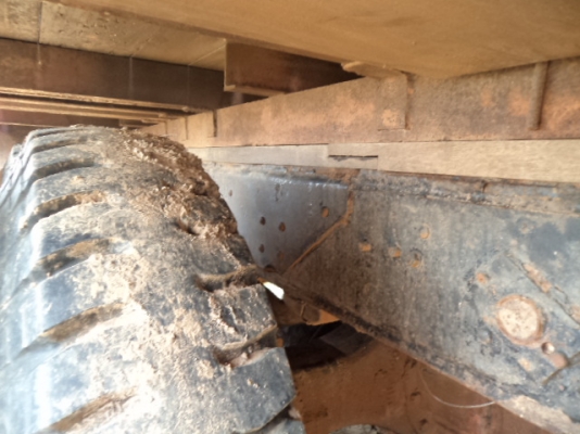 ขายรถ10ล้อ2เพลา พร้อมสโลว์5เกียร เป็นเทเลอร์เข็นแม็กโค120 สภาพพร้อมใช้