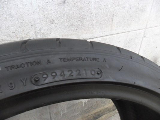 ยาง NITTO 235/35ZR19 ปี10 สวยๆ 1 คู่ ยาง NITTO 235/35ZR19 ปี10 สวยๆ 1 คู่