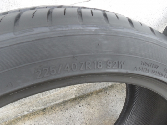 ยาง 225/40ZR18 ปี10 สวยๆ 1 คู่ ราคา 2200 บาท