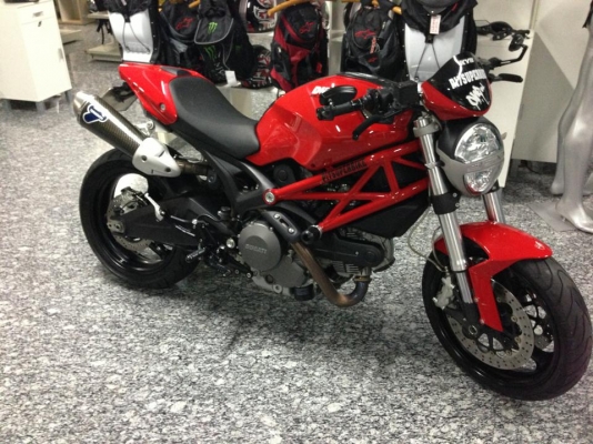 ลดราคา ducati795แต่งเต็ม เหลือ380.000เท่านั้น
