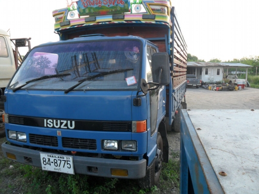 Isuzu NPR 115 Fหน้า Fหลัง คอกไม้สวย ยางปานกลางขึ้น ทะเบียนพร้อม ราคาต่อรองได้ Isuzu NPR 115 Fหน้า Fหลัง คอกไม้สวย ยางปานกลางขึ้น ทะเบียนพร้อม ราคาต่อรองได้