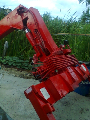 ขายเครน UNIC 360  3.6 ตัน 6 เหลี่ยม 5 ปอก 4 ชัก <ขาเหลี่ยม>