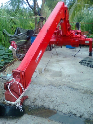 ขายเครน UNIC 360  3.6 ตัน 6 เหลี่ยม 5 ปอก 4 ชัก <ขาเหลี่ยม>