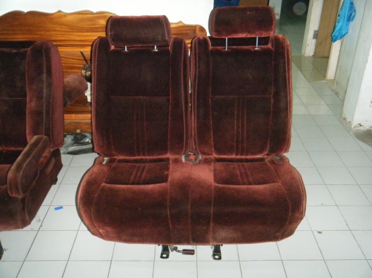 ขายเบาะคัสต้อมหุ่นยนต์ 4 แถว