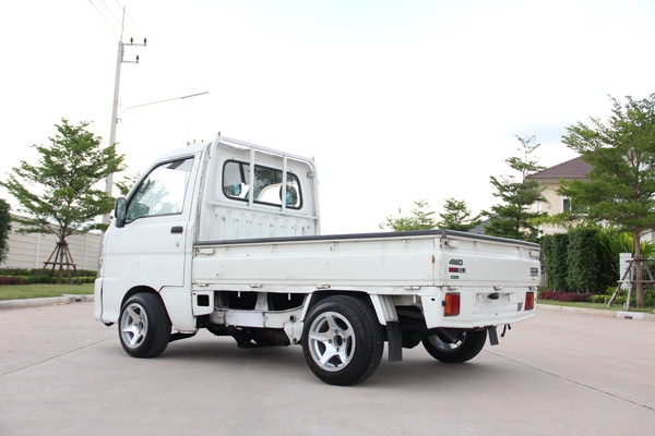 กระป้อญี่ปุ่น s200p หัวฉีด สวยๆ ประหยัดน้ำ คล่องตัว หาที่จอดง่าย