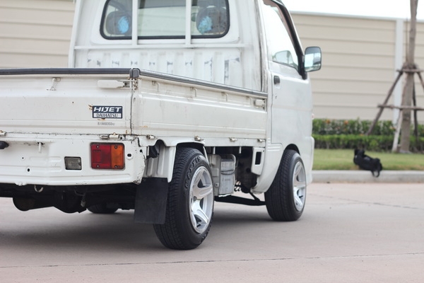 กระป้อญี่ปุ่น s200p หัวฉีด สวยๆ ประหยัดน้ำ คล่องตัว หาที่จอดง่าย