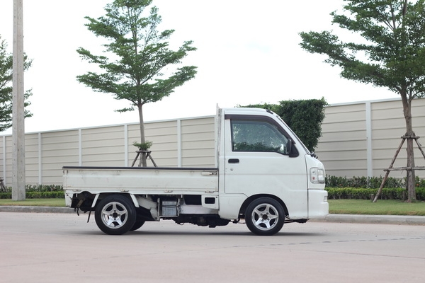 กระป้อญี่ปุ่น s200p หัวฉีด สวยๆ ประหยัดน้ำ คล่องตัว หาที่จอดง่าย