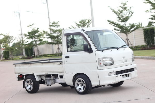 กระป้อญี่ปุ่น s200p หัวฉีด สวยๆ ประหยัดน้ำ คล่องตัว หาที่จอดง่าย