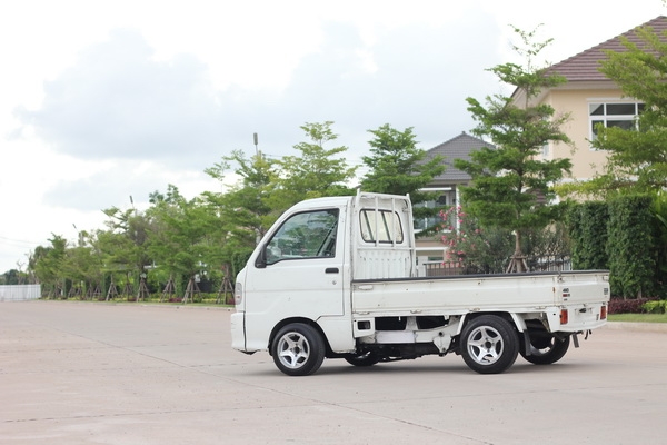 กระป้อญี่ปุ่น s200p หัวฉีด สวยๆ ประหยัดน้ำ คล่องตัว หาที่จอดง่าย