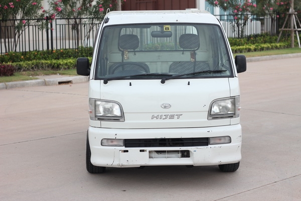 กระป้อญี่ปุ่น s200p หัวฉีด สวยๆ ประหยัดน้ำ คล่องตัว หาที่จอดง่าย