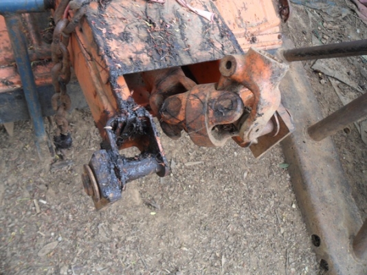 ขายแล้ว รถไถเล็ก รุ่น B7001E ของKUBOTA  คุณชาตรี  ดอนเจย์ดี รับไปตัดหญ้าในสวนครับ