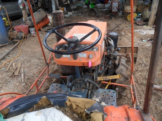 ขายแล้ว รถไถเล็ก รุ่น B7001E ของKUBOTA  คุณชาตรี  ดอนเจย์ดี รับไปตัดหญ้าในสวนครับ