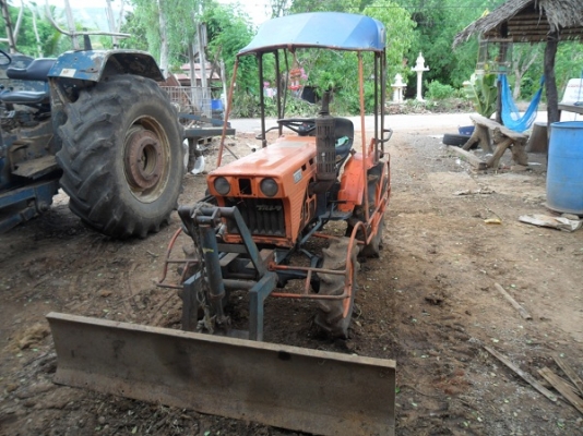 ขายแล้ว รถไถเล็ก รุ่น B7001E ของKUBOTA  คุณชาตรี  ดอนเจย์ดี รับไปตัดหญ้าในสวนครับ