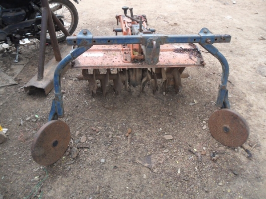 ขายแล้ว รถไถเล็ก รุ่น B7001E ของKUBOTA  คุณชาตรี  ดอนเจย์ดี รับไปตัดหญ้าในสวนครับ