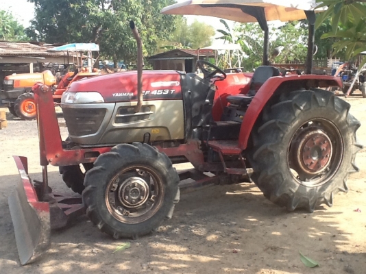 ยันร์ม่า EF453T 4 WD 2 เพลา พร้อมใบมีดหน้า ทำงาน 911 ชั่วโมงเดิมๆยังไม่ได้ล้าง