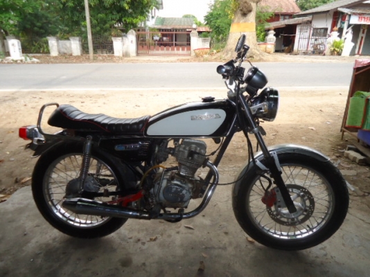 ขาย HONDA CG125 สภาพดี พร้อมใช้ ยางหน้าและหลังสภาพใหม่ๆ พร้อมเล่มทะเบียน