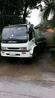 รถบรรทุก 10 ล้อบรรทุกน้ำ ยี่ห้อ ISUZU 195 แรงม้า