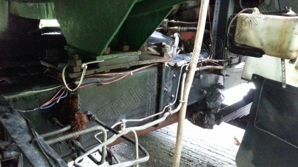 รถบรรทุก 10 ล้อบรรทุกน้ำ ยี่ห้อ ISUZU 195 แรงม้า