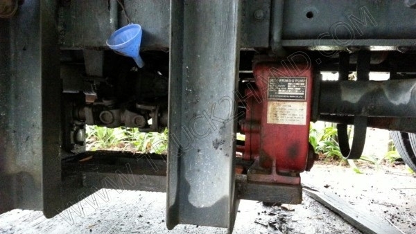 รถบรรทุก 10 ล้อบรรทุกน้ำ ยี่ห้อ ISUZU 195 แรงม้า