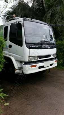 รถบรรทุก 10 ล้อบรรทุกน้ำ ยี่ห้อ ISUZU 195 แรงม้า