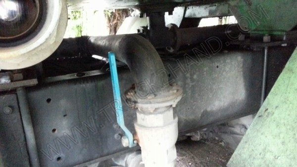 รถบรรทุก 10 ล้อบรรทุกน้ำ ยี่ห้อ ISUZU 195 แรงม้า