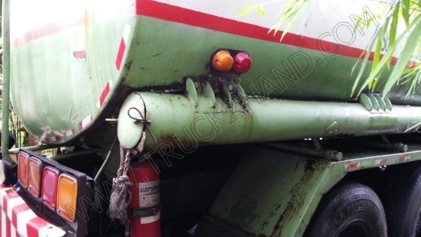 รถบรรทุก 10 ล้อบรรทุกน้ำ ยี่ห้อ ISUZU 195 แรงม้า