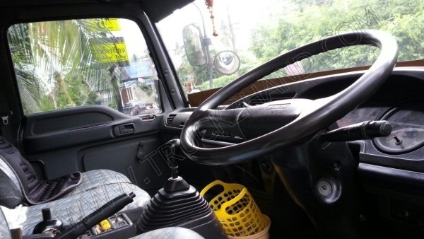 รถบรรทุก 10 ล้อบรรทุกน้ำ ยี่ห้อ ISUZU 195 แรงม้า