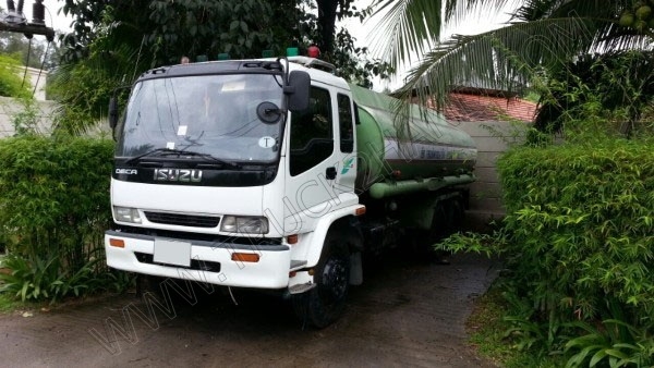 รถบรรทุก 10 ล้อบรรทุกน้ำ ยี่ห้อ ISUZU 195 แรงม้า